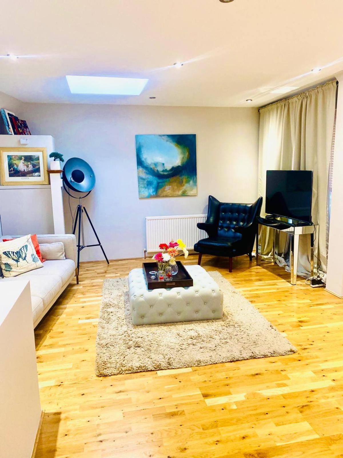Large Self-Contained Cozy Studio 伦敦 外观 照片